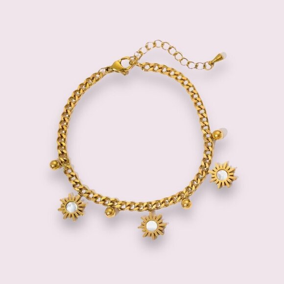 NWT 18K Gold Plated Sun Star Dandle Charms Bracelet For Women 6.5” - Picture 8 of 10